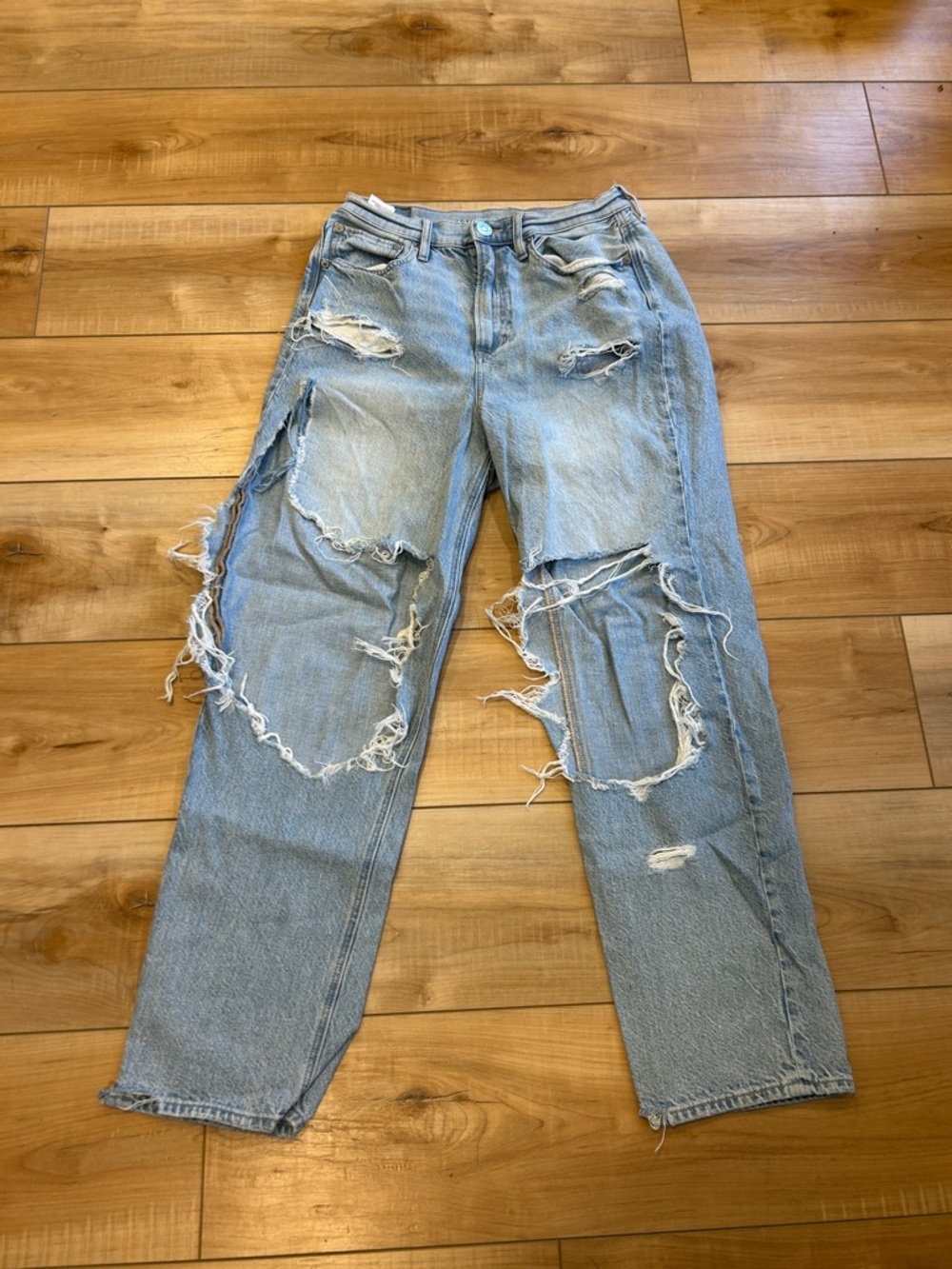 American Eagle Outfitters Light Blue Denim Jeans